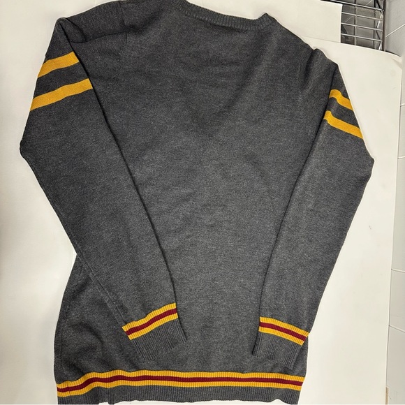 Harry Potter Authentic Gryffindor Womens Cardigan sz S - Picture 5 of 7